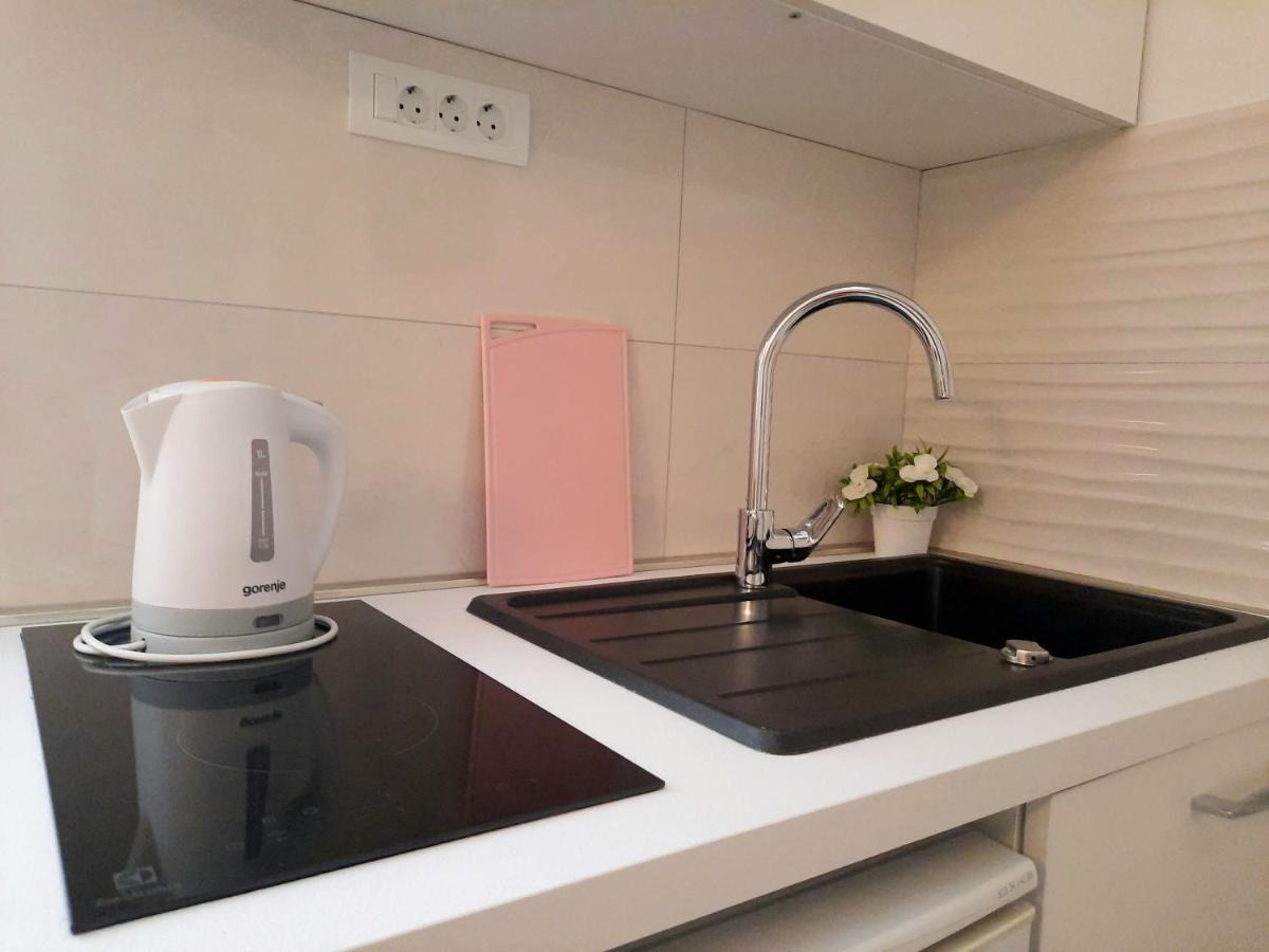 Studio Apartments Regina Bol Zewnętrze zdjęcie