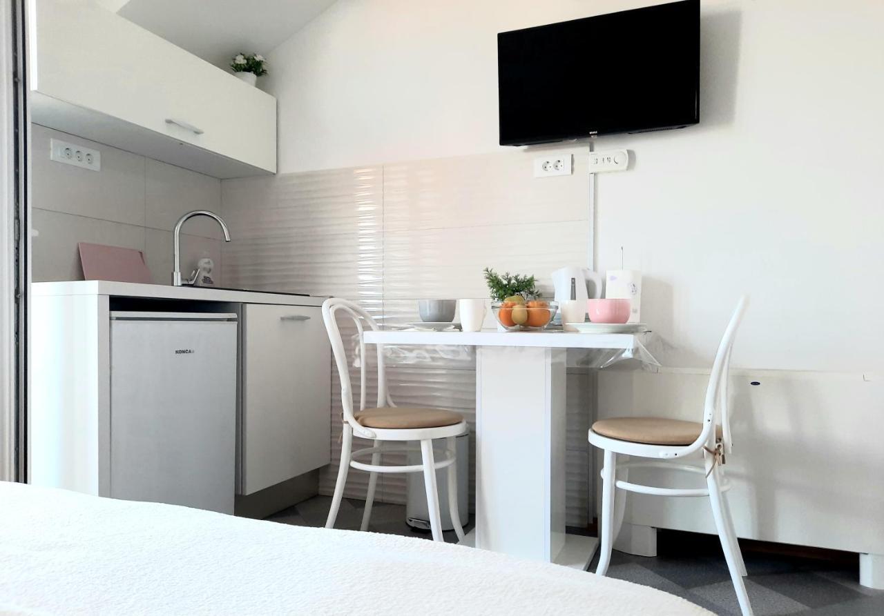 Studio Apartments Regina Bol Zewnętrze zdjęcie