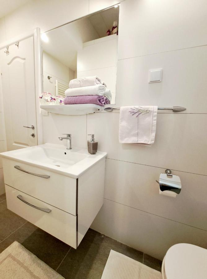 Studio Apartments Regina Bol Zewnętrze zdjęcie