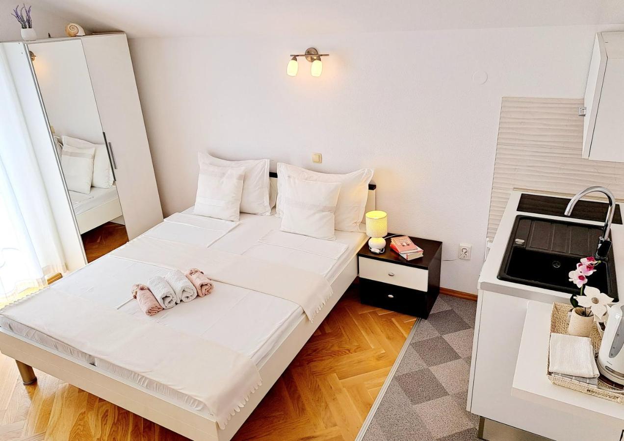 Studio Apartments Regina Bol Zewnętrze zdjęcie