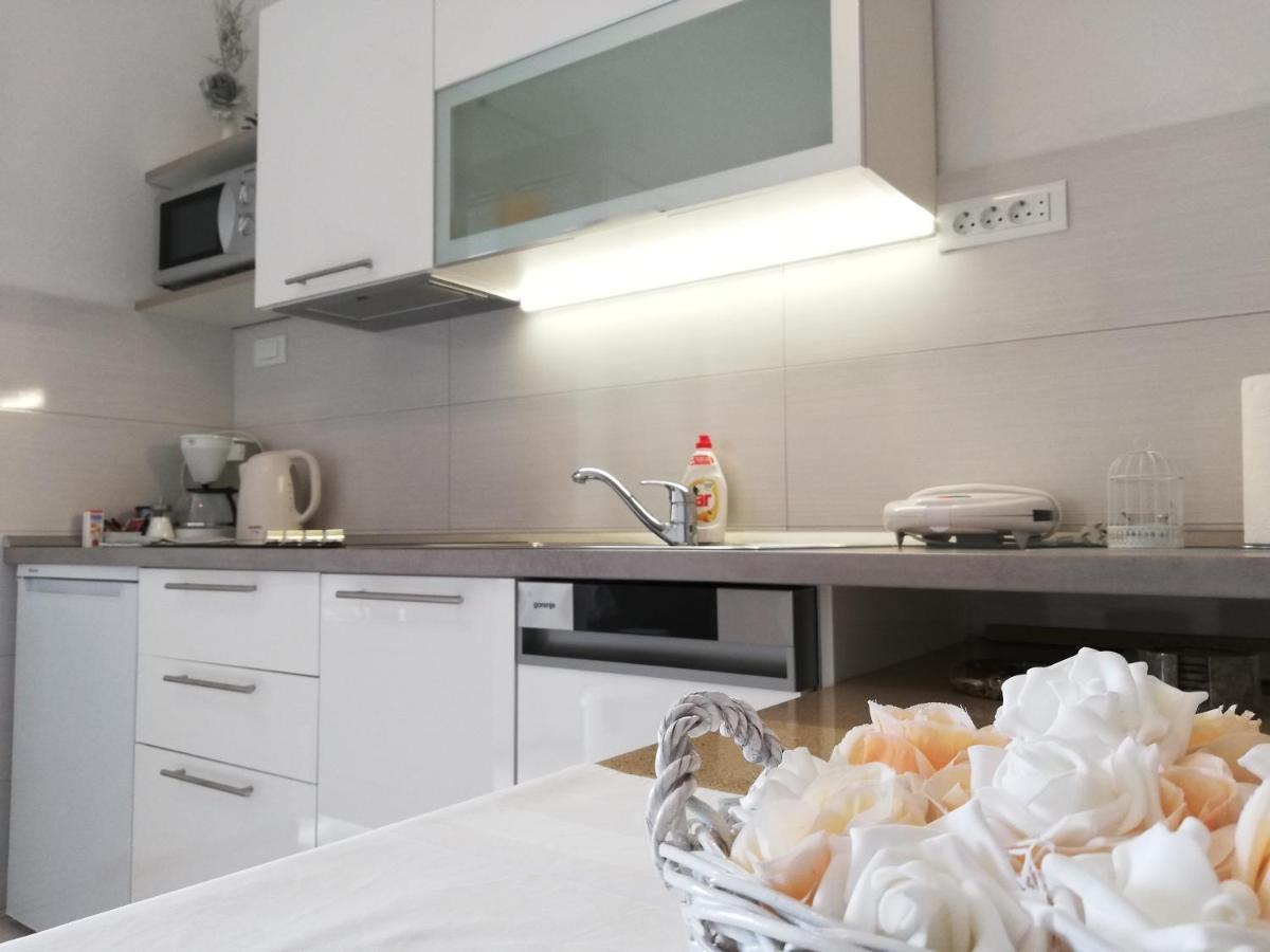 Studio Apartments Regina Bol Zewnętrze zdjęcie