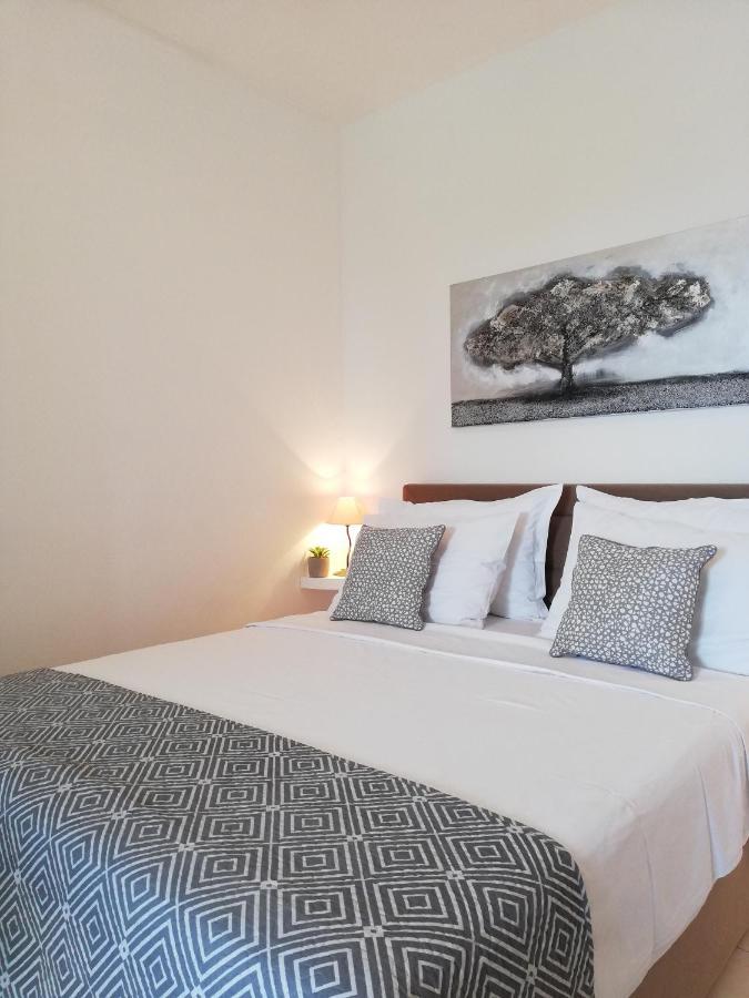 Studio Apartments Regina Bol Zewnętrze zdjęcie