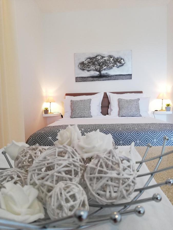Studio Apartments Regina Bol Zewnętrze zdjęcie
